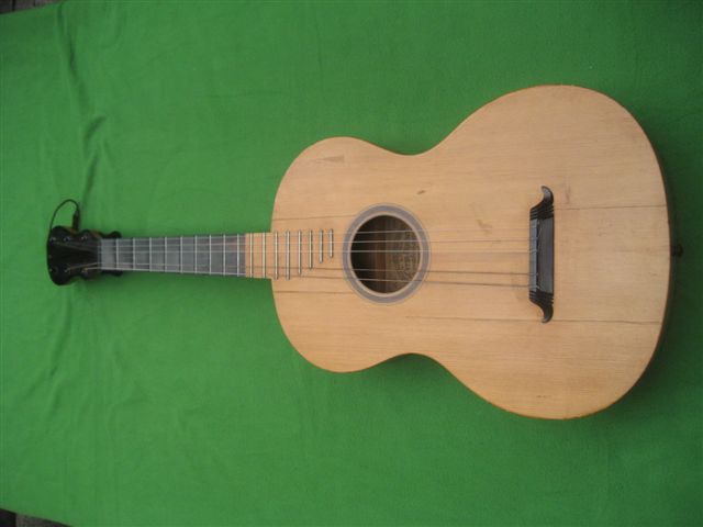 Picture of acoustic guitar - Hermann Hauser 1911