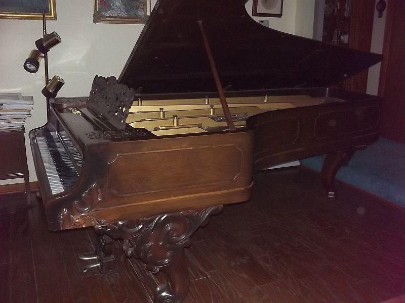 Picture of piano - Beautiful Knabe concert grand piano